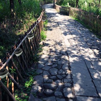Cerca de la pared de luz solar LED de encendido de la puerta del jardín al aire libre impermeable de la iluminación de la lámpara marrón 