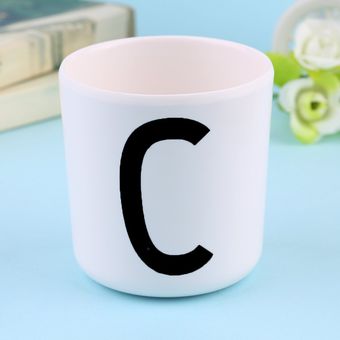Precioso diseño de la taza del alfabeto de la leche de los niños Diseño 26 letras Bebé bebida Taza Seguridad 