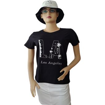 Camiseta negra con online letras blancas