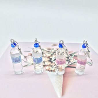 Simulación Vívida Creativa De Pendientes De Botellas De Agua 