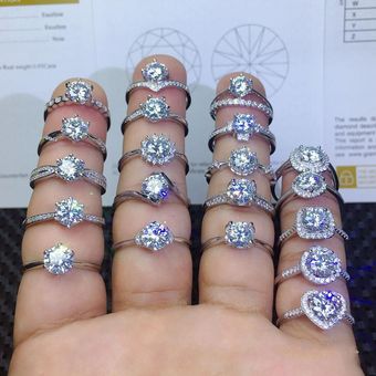 Anillo De Compromiso De Diamantes De Laboratorio De Pareja 