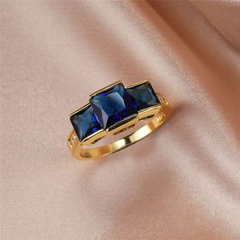 Deluxe Crystal Blue Stone Ring Ruibarbo Golden Woman Body 