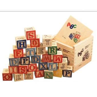 Juego de cubos de madera con letras y números