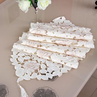 Camino de mesa floral encaje bordado blanc 150cm Los 40 