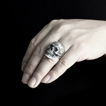 Anillo de calavera online en forma de piña