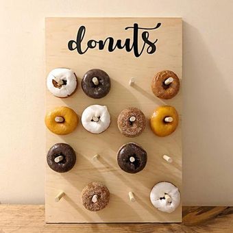 restaurantes pastelerías . Donuts se puede utilizar para bodas fiestas donuts no incluidos cumpleaños Soporte de pared para donuts de madera para donuts aniversarios