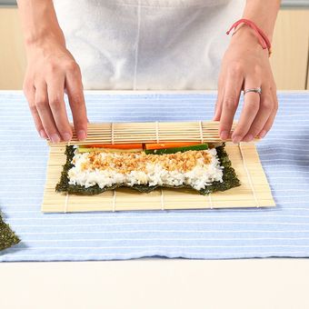 Hacer Sushi rodillos de bambú Onigiri Rice rodillo manual del fabricante del sushi Herramientas 