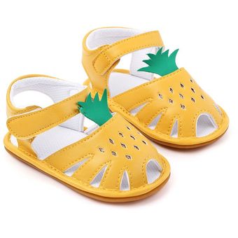 Sandalias con estampado de piña para bebé zapatos antideslizantes con suela de goma suave calzado de cuero de PU para bebé para recién nacido 