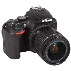 Cámara Réflex Nikon D5600 24MP con Lente 18-55mm- Negro
