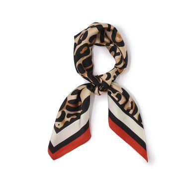 Pañuelo seda corto animal print filo negro Generico Pañuelo seda corto animal print filo negro Generico