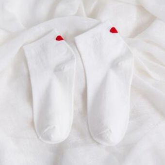 Otoño invierno adolescentes corazones bordados mediados calcetines de algodón calcetines 