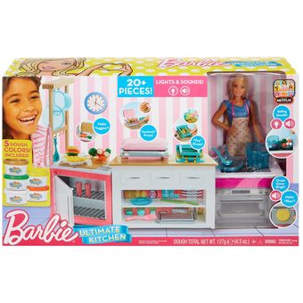 barbie en la cocina