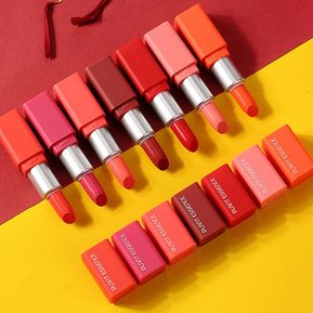 GECOMO 7 PCS Essence Moistening Lipsticks Gift Set