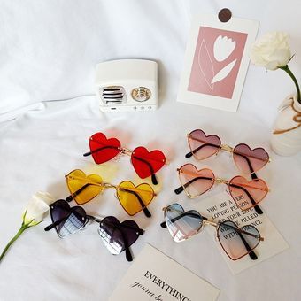 Gafas de sol de alta calidad para niños y niñas con forma de corazón UV400 con protección anteojos de sol infantiles de colores llamativos 