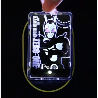 Estuche con luz LED transparente Bandai Kamen Rider Zero-One Piica Thouser 
