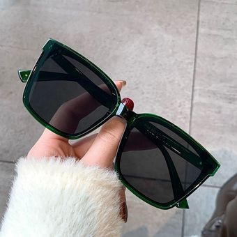 La marca Yooske gafas de sol de hombre y mujer de estilomujer 