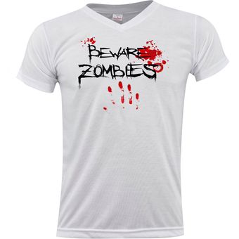 Camiseta Beware Zombies Cuello V Blanca 