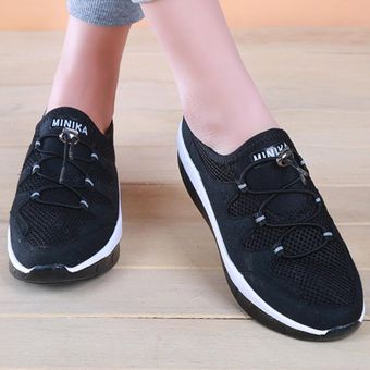 Negro anciano de seguridad zapatos antideslizantes de mediana edad zapatos para caminar calzado deportivo madre inferior suave transpirable viajes zapatos de verano de mujeres 
