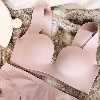 Conjuntos de sujetador sin costuras de montaje chaleco tipo de ajuste #Pink anillo de acero top fino ropa interior base gruesa bralette de pecho de primer plano 
